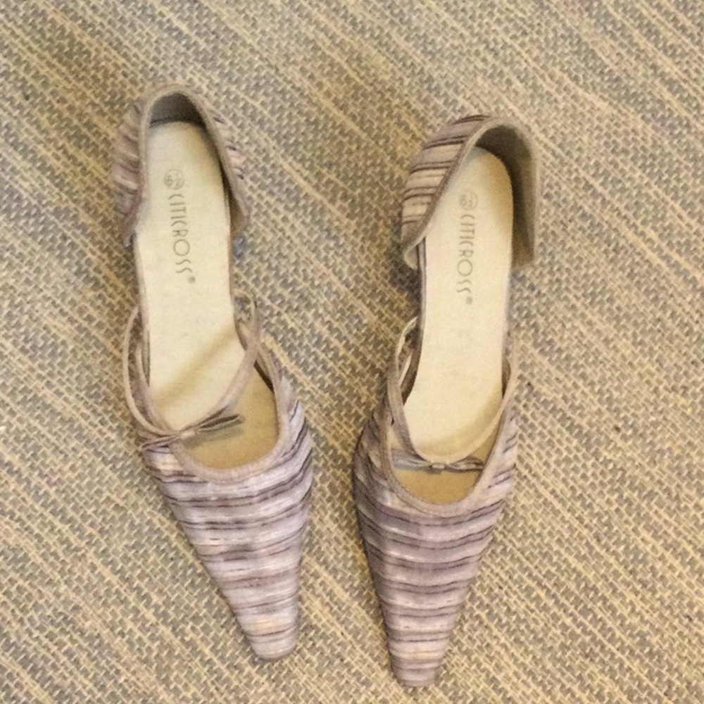 Vintage Satin Gray and blue kitten heels
